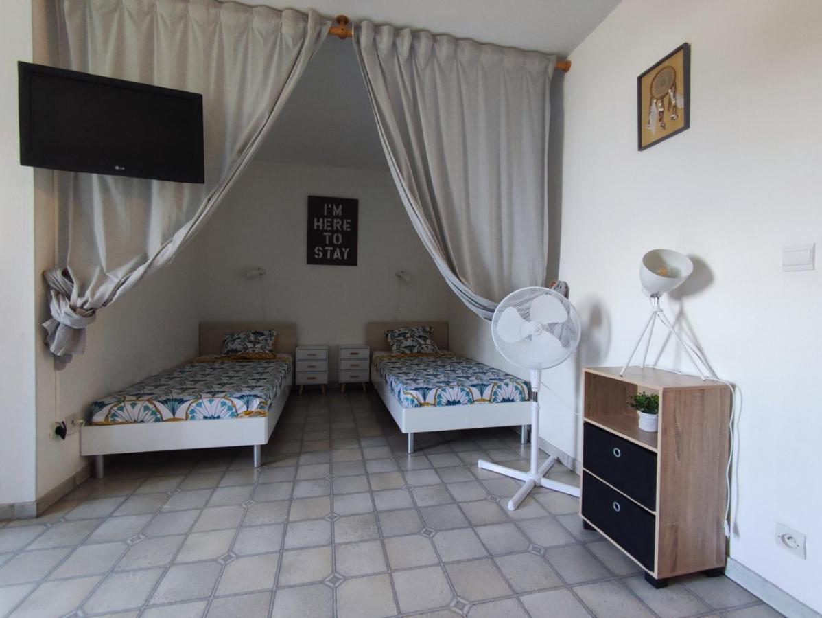 Studio Meuble Classe 2 Etoiles - 30M² Gréoux-les-Bains Zewnętrze zdjęcie